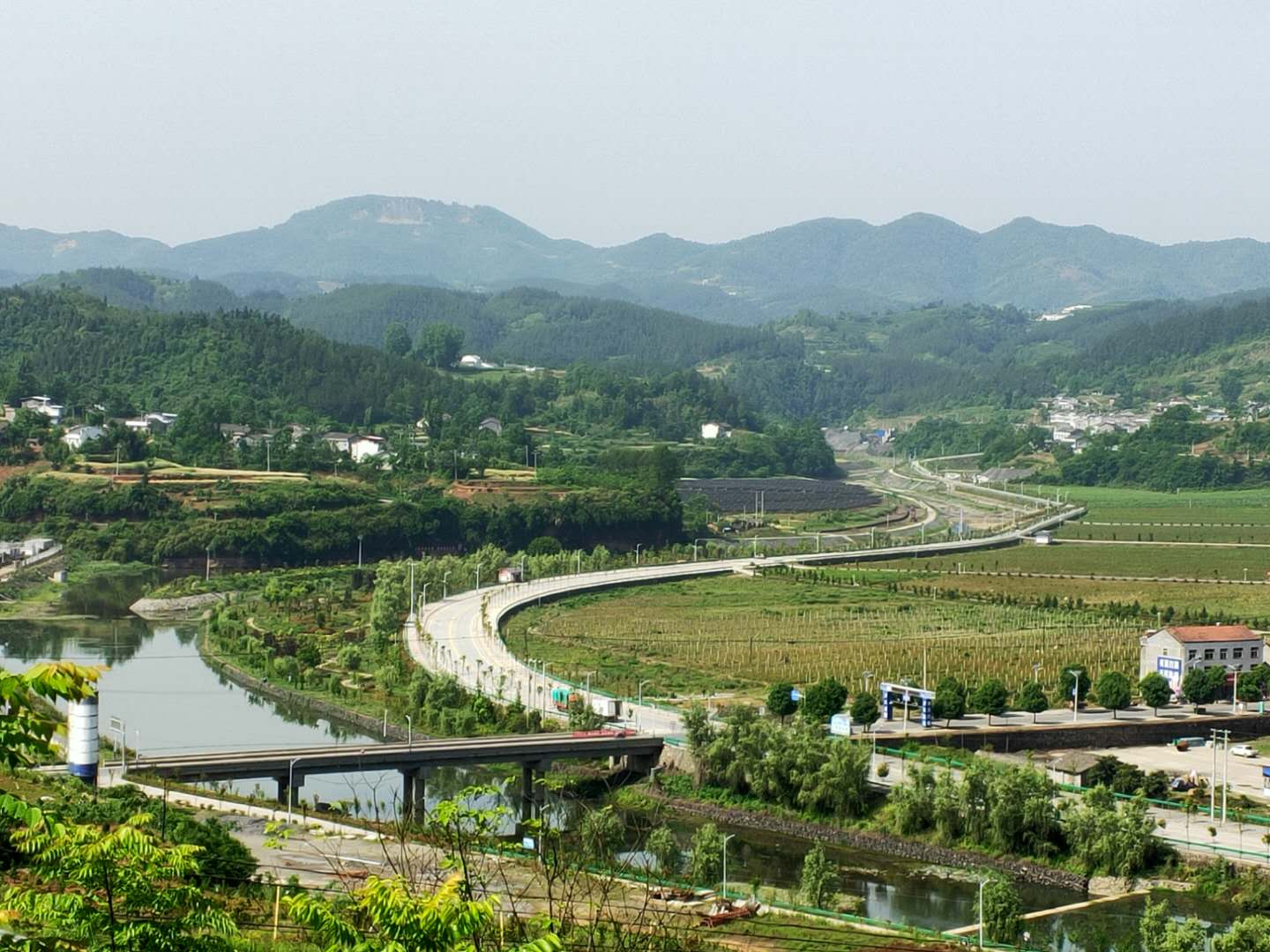 秦古镇太极双河村:富美与共