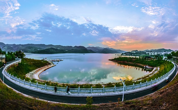 新建上庸閣樓成聖水湖點睛之筆_雲上竹山